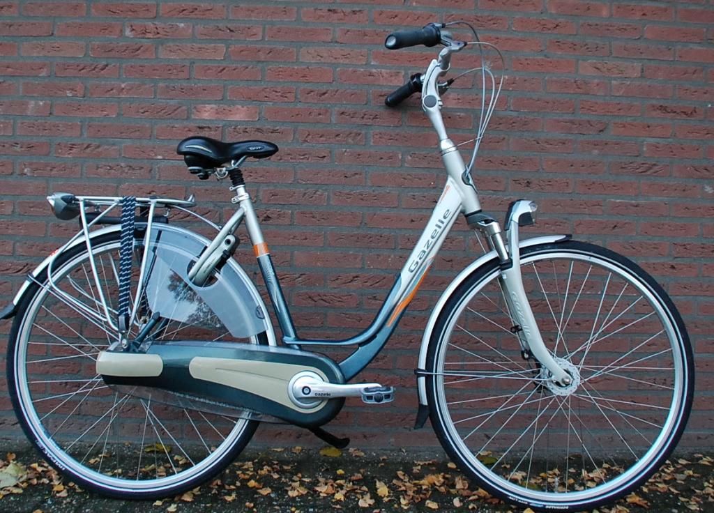 hengel Stadion glans Damesfiets Orange Plus Gazelle – Grab Your Bike